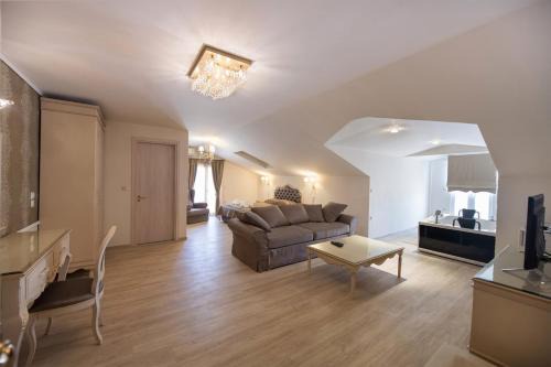 Lefkada Town Apartment | SUITES PIROFANI