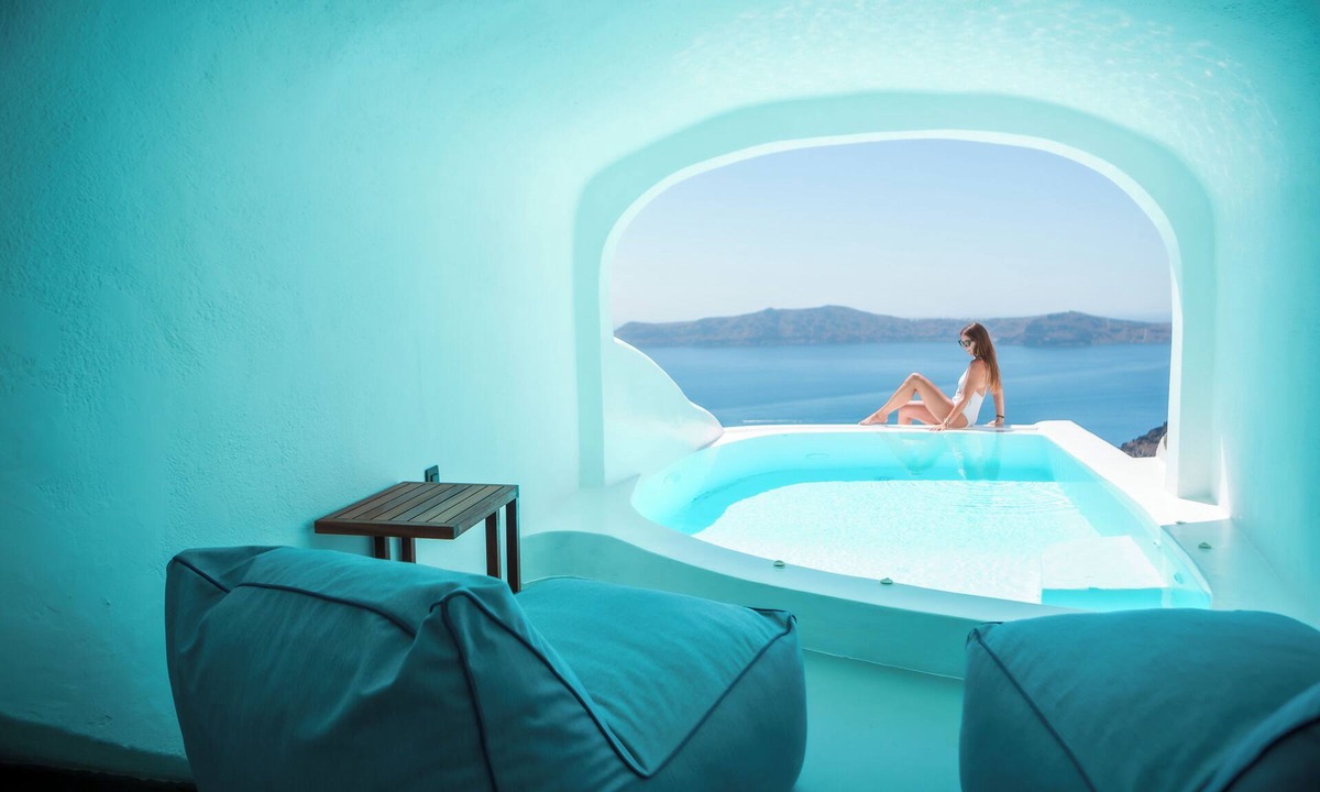 Firostefani Hotel | Sun Rocks Boutique Hotel | Caldera View Suites & Sunset Dining Experience