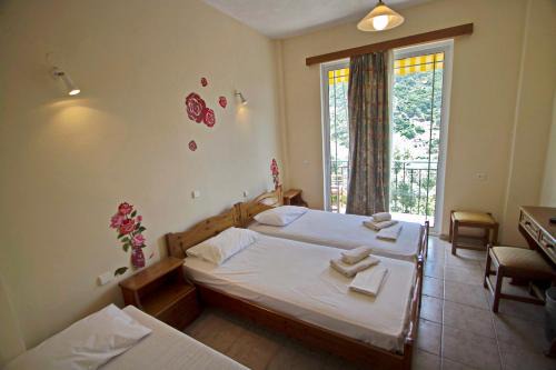 Livadia Bed & Breakfast | Sunset Crete