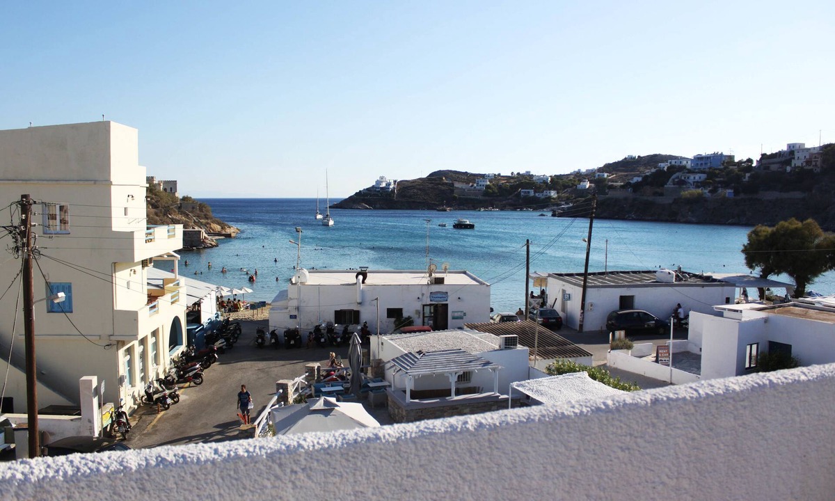 Vari Hotel | Syros Holidays