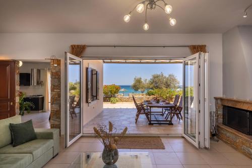 Vari Villa | Syros Sun Beach Villa
