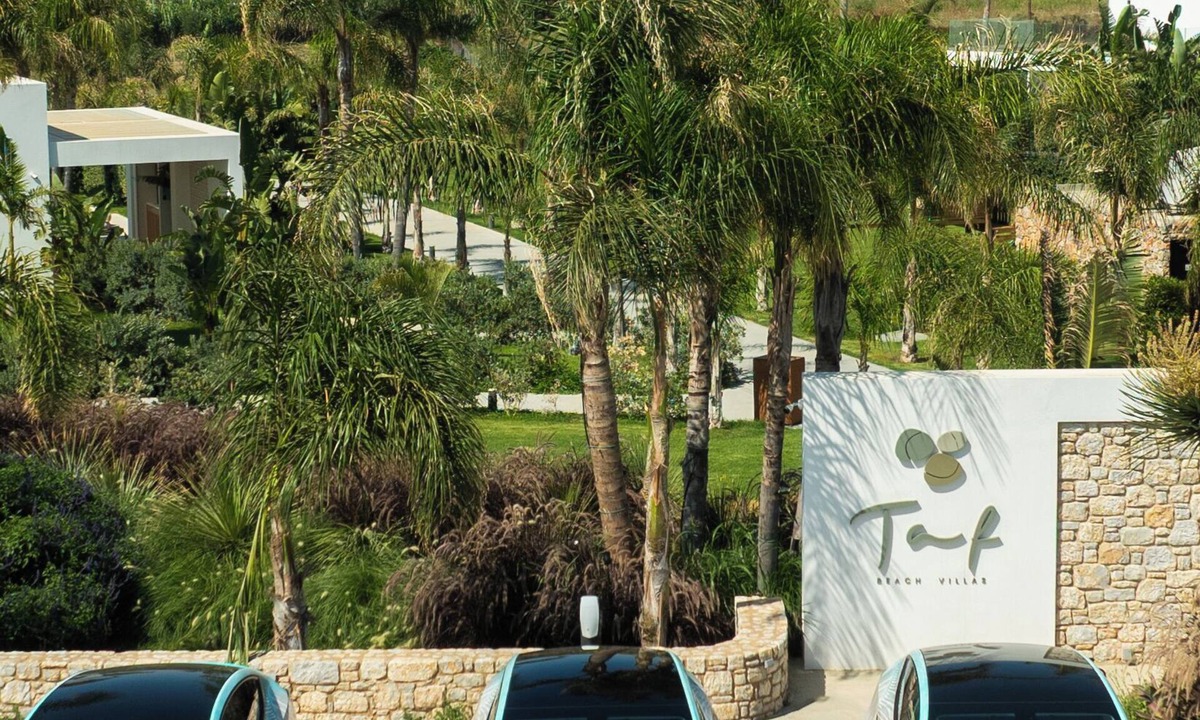 Tingaki Villa | TAF Beach Villas with Tesla