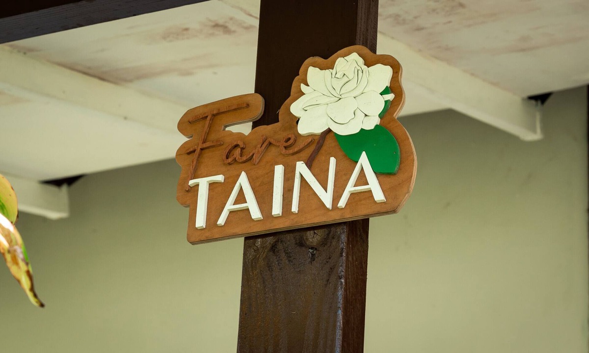 Taha'a Ski Chalet | TAHAA - Fare TAINA Bay