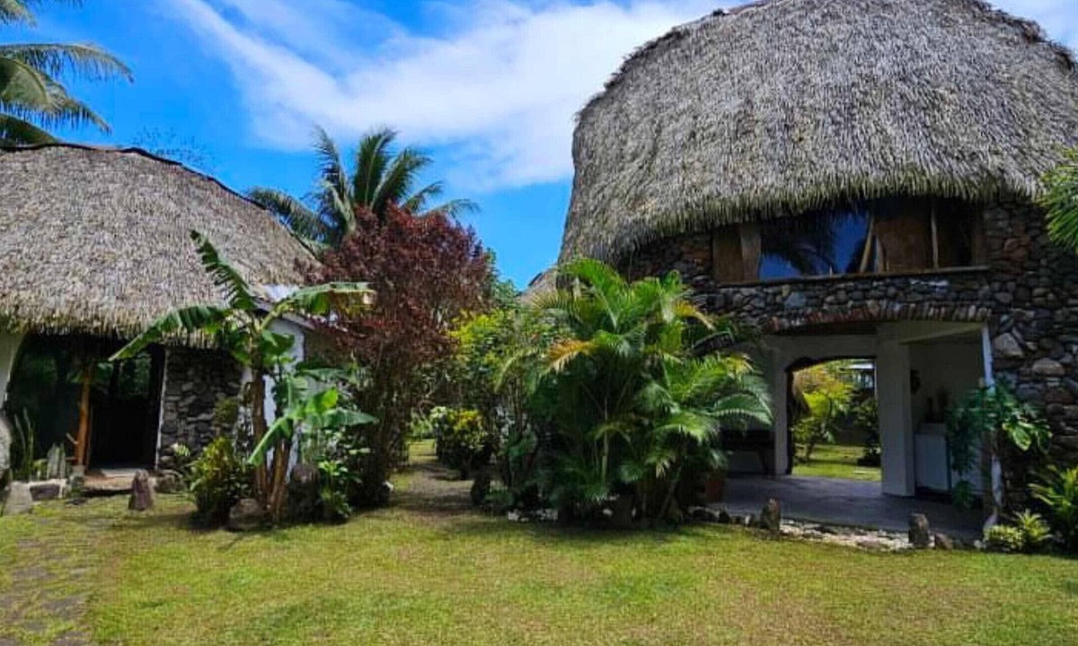 Teahupo'o Ski Chalet | TAHITI ITI - Saltwater Family Huts