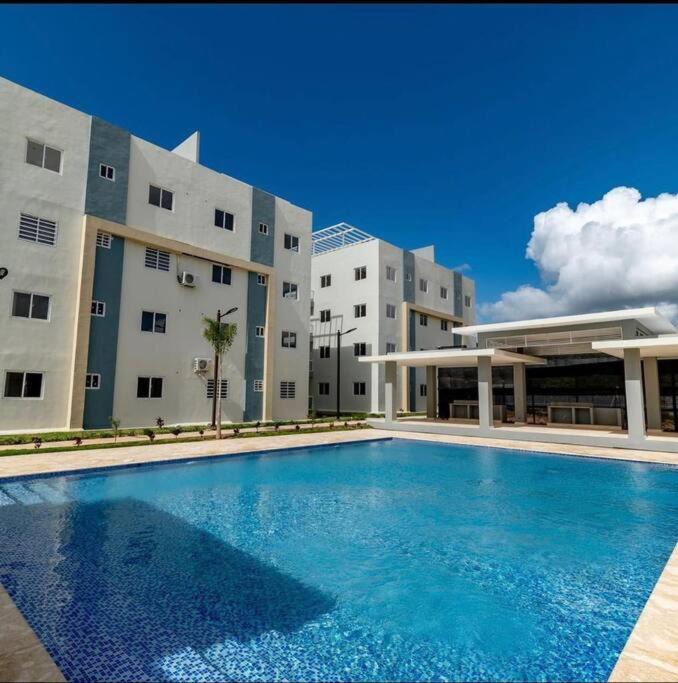 La Romana Apartment | Terrazas del Este, cuarto piso, terraza privada.
