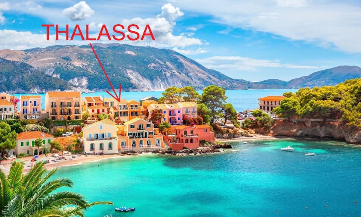 Assos House | THALASSA. Unique location, one min from the beach!