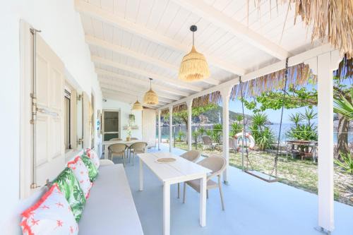 Sipiada House | Thapsa Beach House