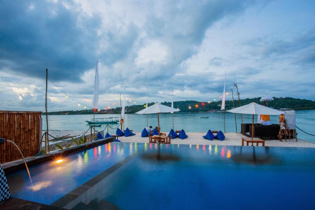 Ceningan Island Hotel | The Kubu221 Ceningan