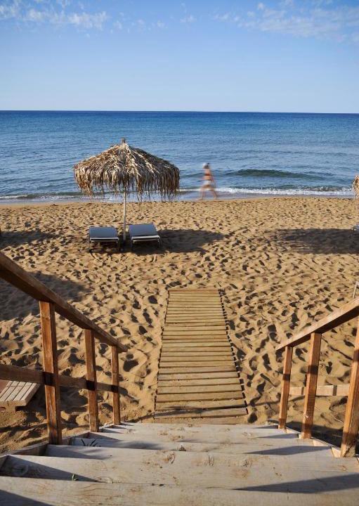 Kato Stalos Apartment | The Mini Beach Hotel