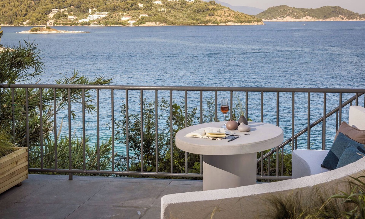 Skiathos Town Hotel | The Rock Suites