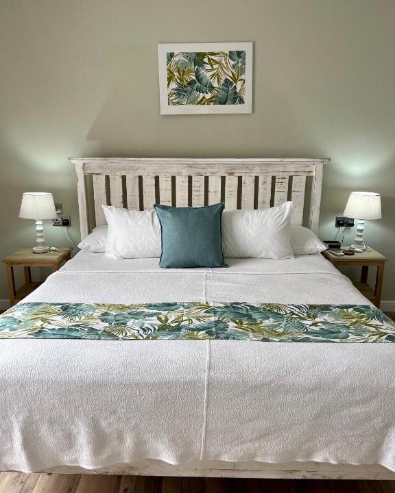 Mahe Island Bed & Breakfast | The Runway Lodge