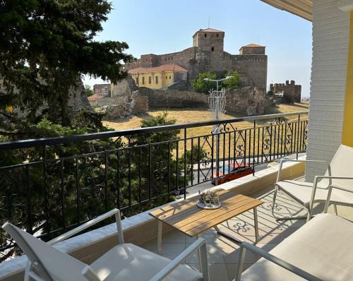 Ano Poli Apartment | The Three Views