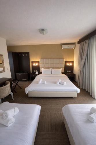 Nees Pagases Hotel | Thelxis