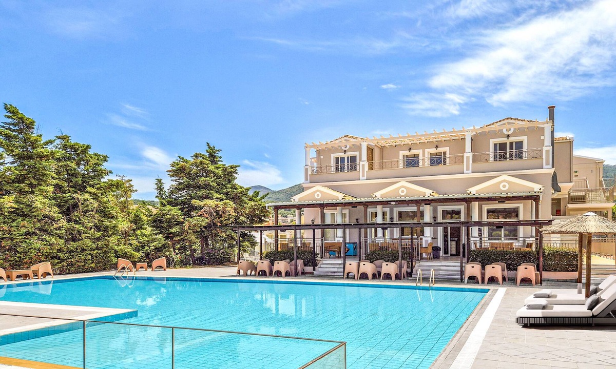 Acharavi Hotel | THINALOS HOTEL