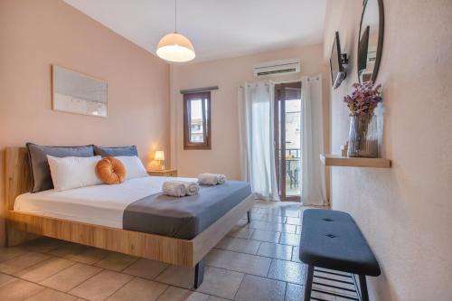 Neos Marmaras Apartment | Thita Studios ex Anastasiadis House