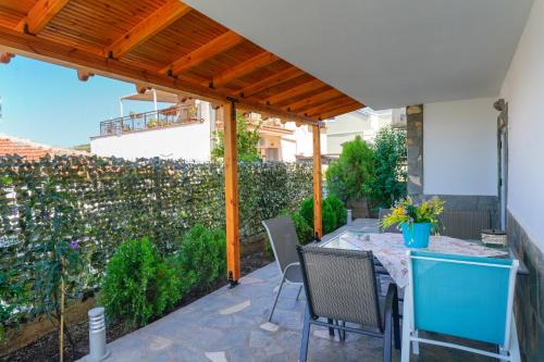 Skala Marion House | Thomas Apartments
