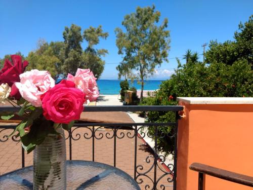 Agios Ioannis Apartment | Tilegrafos Studios