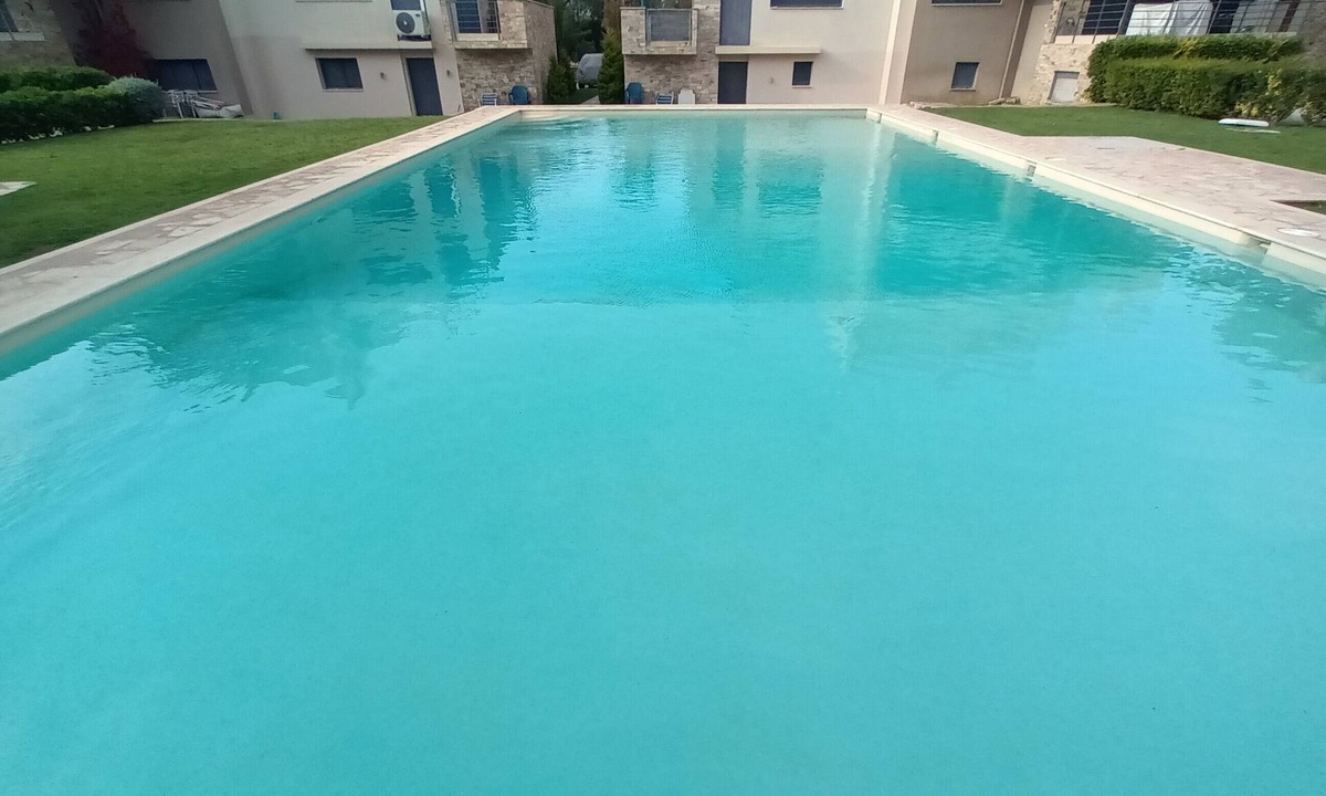 Ormos Agiou Ioannou Apartment | Tolle Ferienwohnung mit Pool und 5 Minuten Spaziergang zum Strand