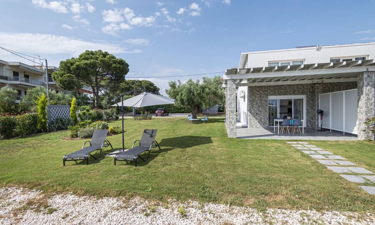 Kalivia Poliyirou House | Topos Maisonette Left by RentalsPro - Kalives Halkidiki
