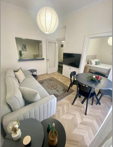 Edessa Apartment | Toucan Suites