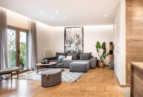 Dafni-Ymittos Apartment | Tree Olive Athens