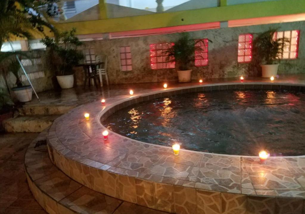 Reparto Ibarra Apartment | TRONCO INN STUDIOS