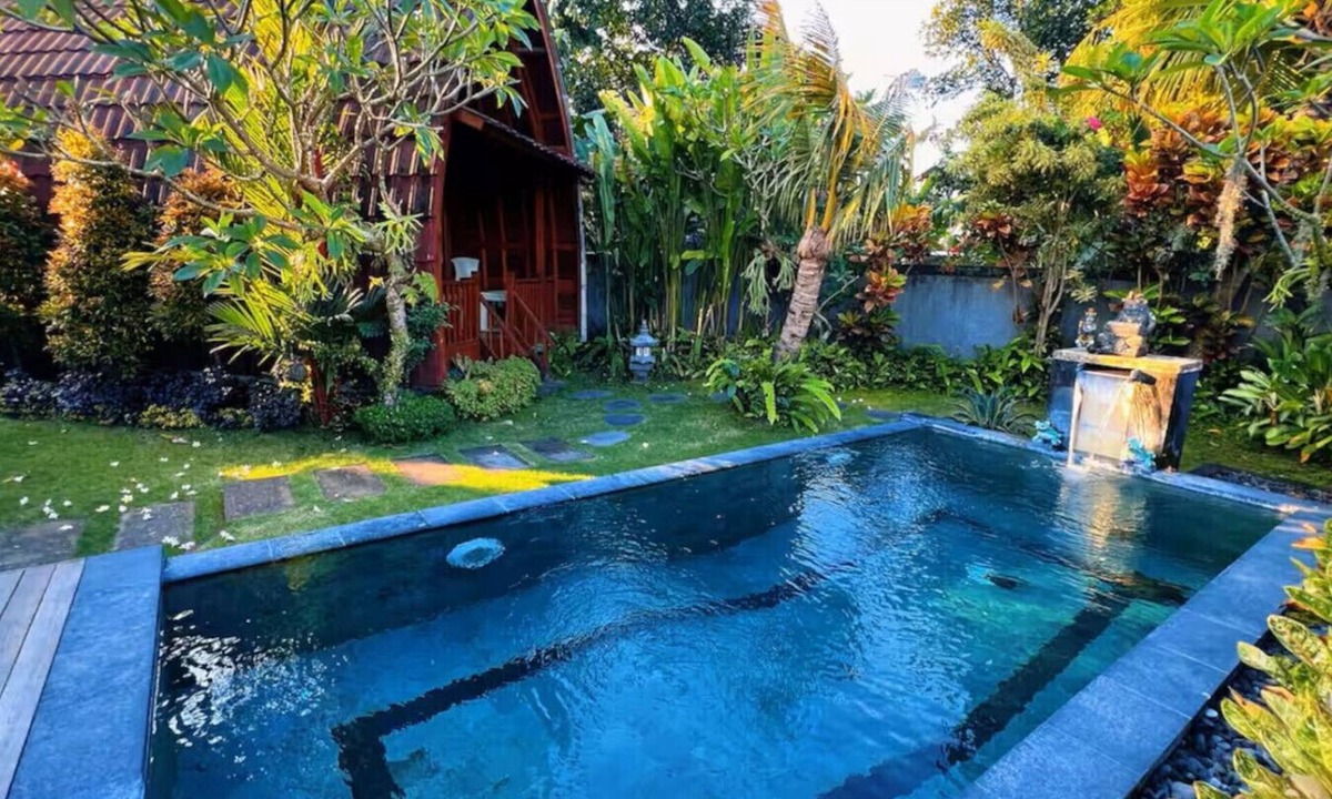 Tumbak Bayuh House | Two Bedroom Tropical Oasis