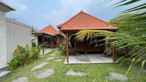 Sayan Bed & Breakfast | Umakara