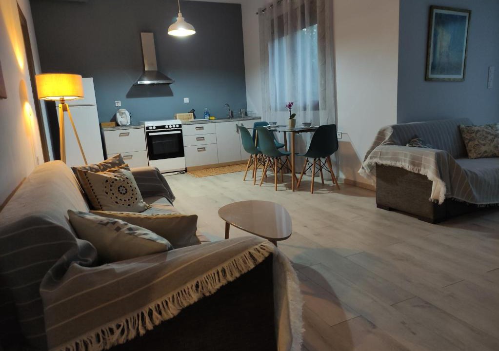 Heraklion Apartment | Under the trees