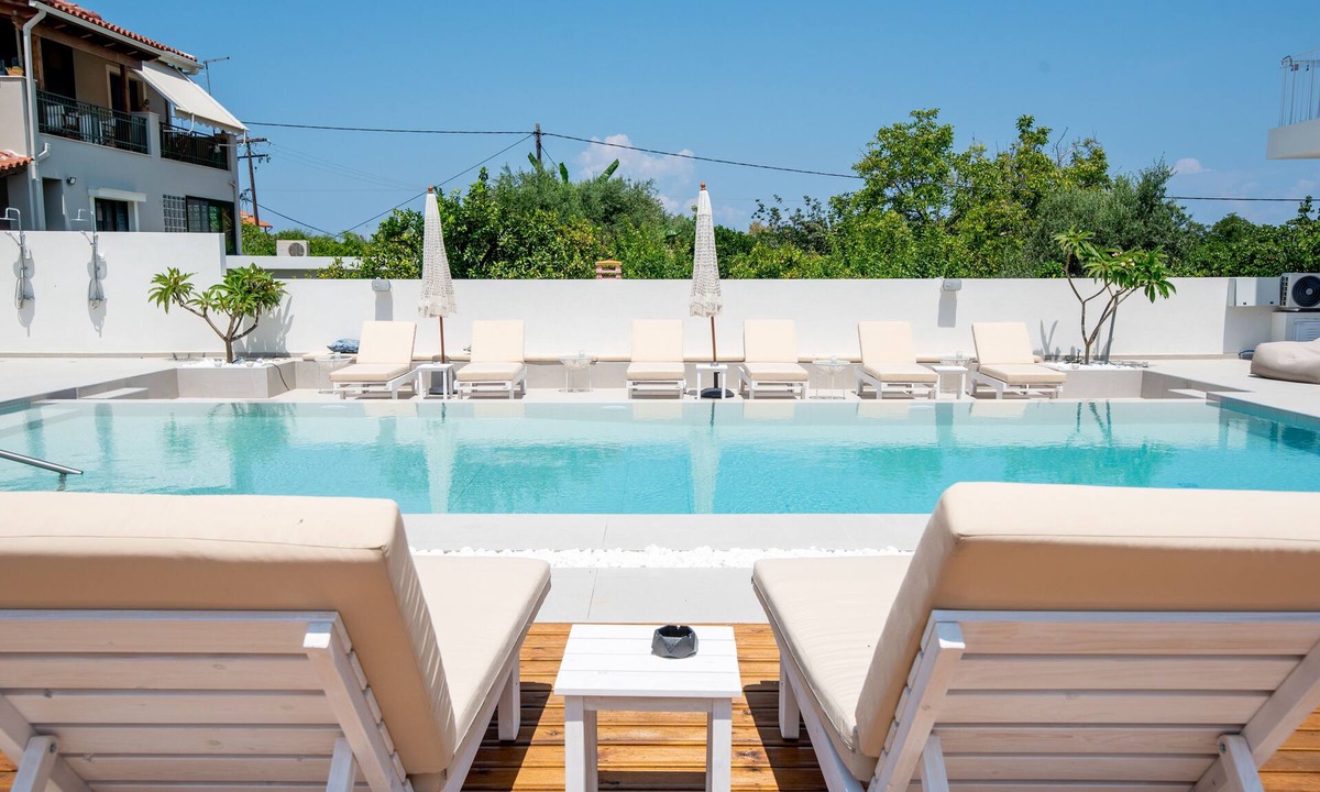 Patras Apartment | Unique suites only 1 minute away from the sea and Pet-Friendly!