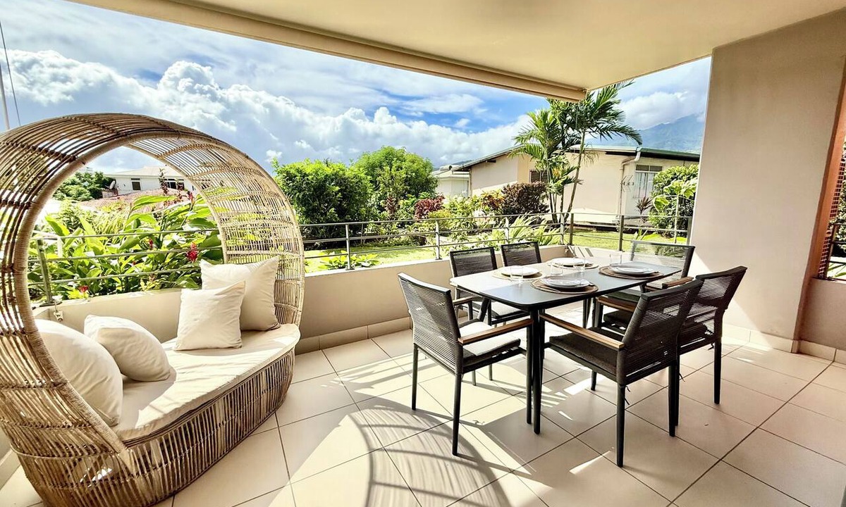 Papeete Condo | Vaiana City Quiet in Central Papeete 2BRD Parking Fiber Wi-Fi A/C