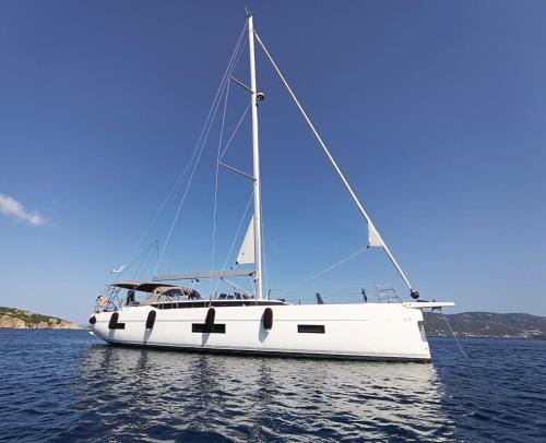 Volos City Centre Boat Rental | Vela