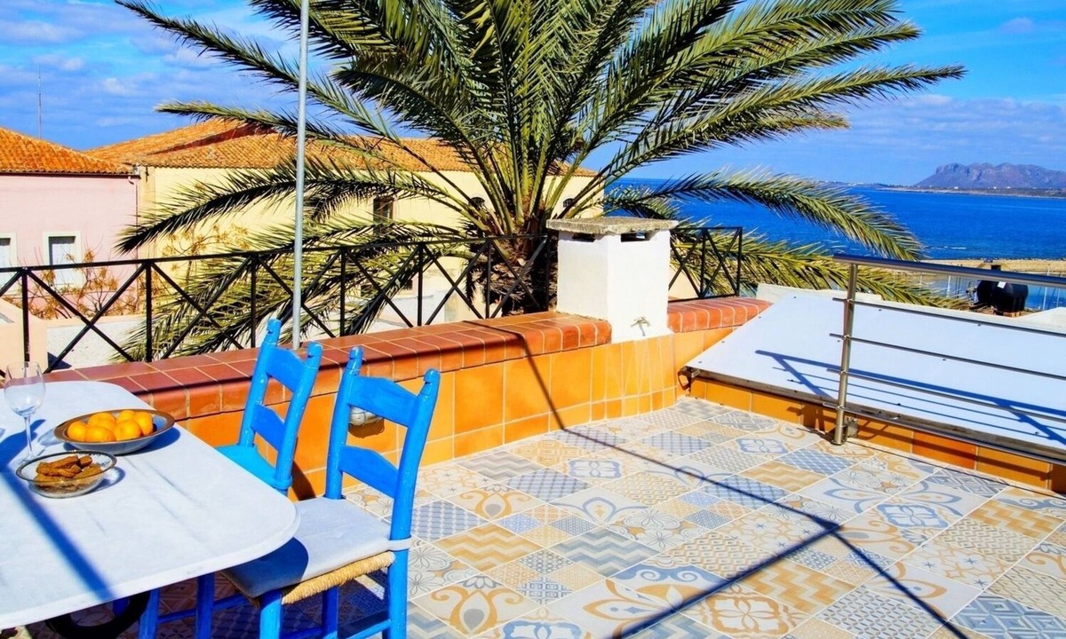Chania Old City House | Venetian house overlooking the Venetian harbour and the city of Chania