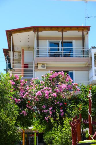 Olymbiaki Akti Apartment | Vera