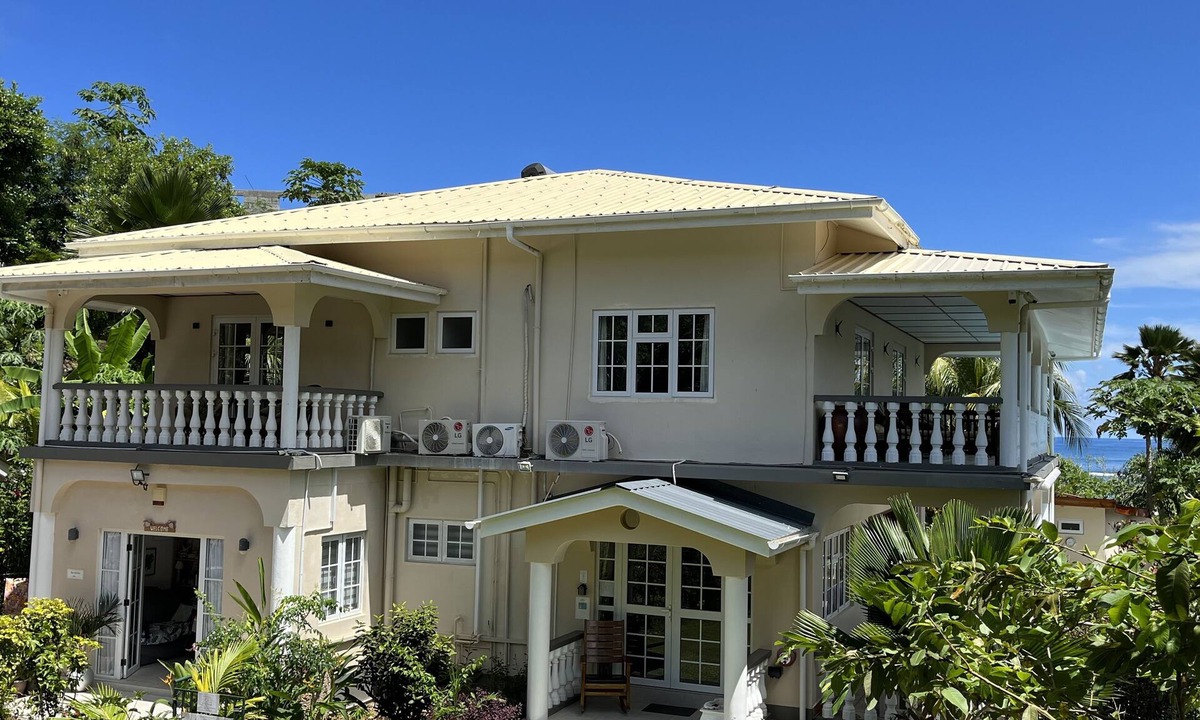 Anse Royale Villa | Versatile Villa, Swimming Pool, Treedeck, Hassle-free holiday, 8adults+kids free