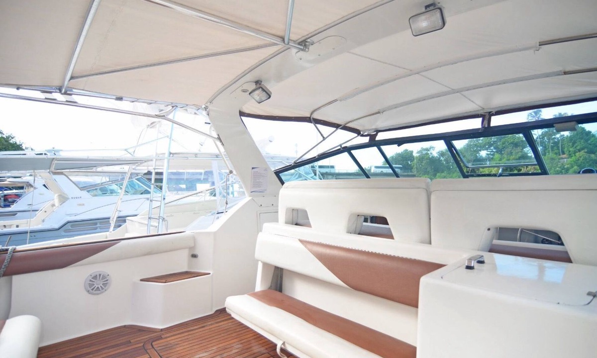 La Romana Boat Rental | Very luxurious accommodation on a boat, room, bathroom and fine wood finishes.