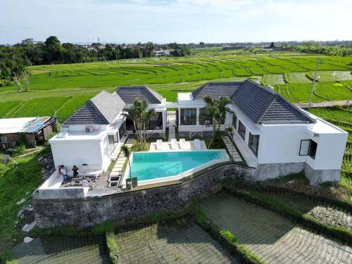 Tanjungbenoa Villa | Villa ∙ 5 bedrooms ∙ 10 guests