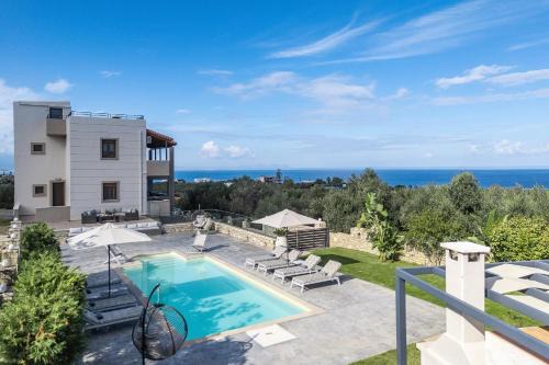 Stavromenos Villa | Villa Aris: A Serene Experience, 3BRs, Pool & Bbq