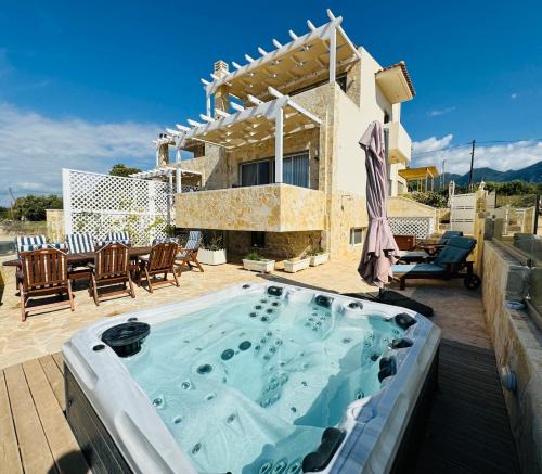 Kiparissia Villa | Villa Arkadia Seafront Villa Ai-Lagoudis Beach