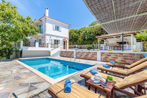 Skopelos Town Villa | Villa Augusta