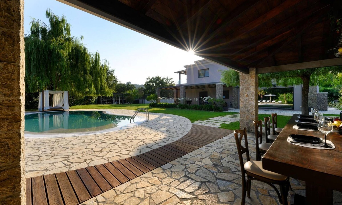 Dassia Villa | Villa Black White Dassia