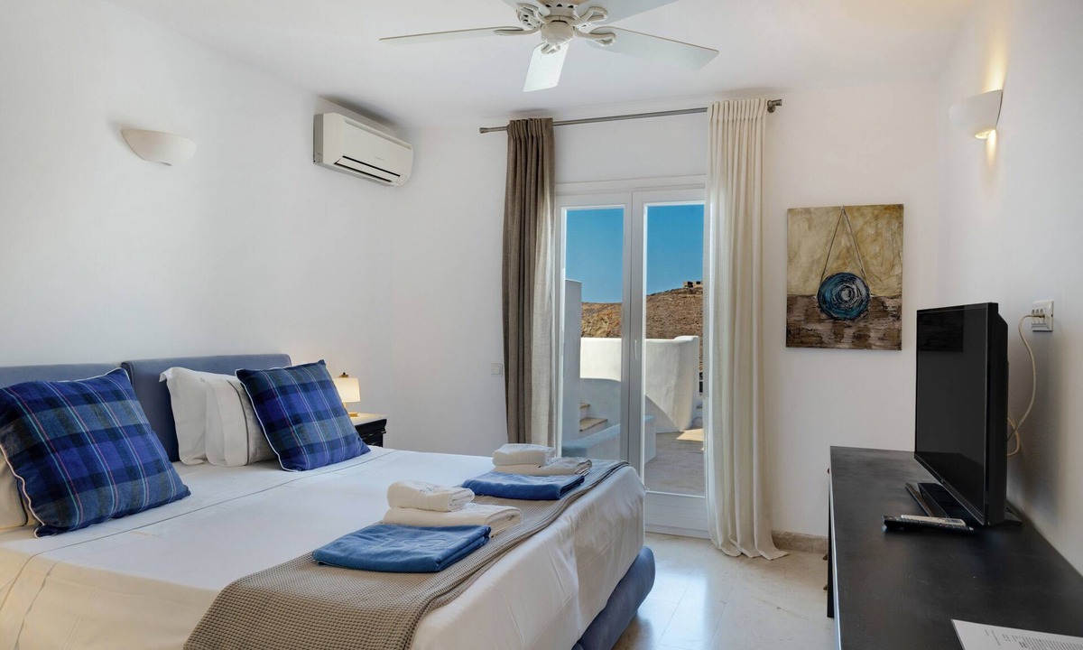 Syros Villa | Villa "Blueros - Main" with Sea View, Shared Pool & Wi-Fi