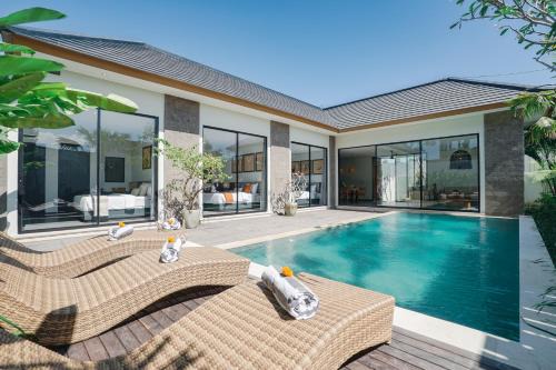 Babakan Villa | Villa Bunga Lily - Sumptuous 3BR Luxury Private Villa in Canggu