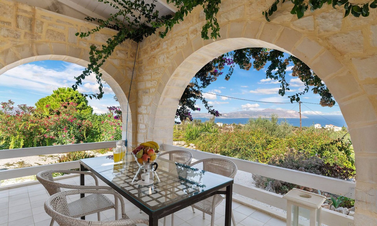 Kokkinon Khorion Villa | Villa Calliope St George Retreat BY APOKORONAS-VILLAS
