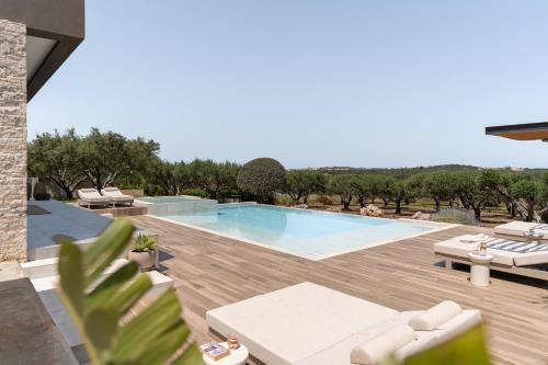 Akrotiri Villa | Villa Carpos