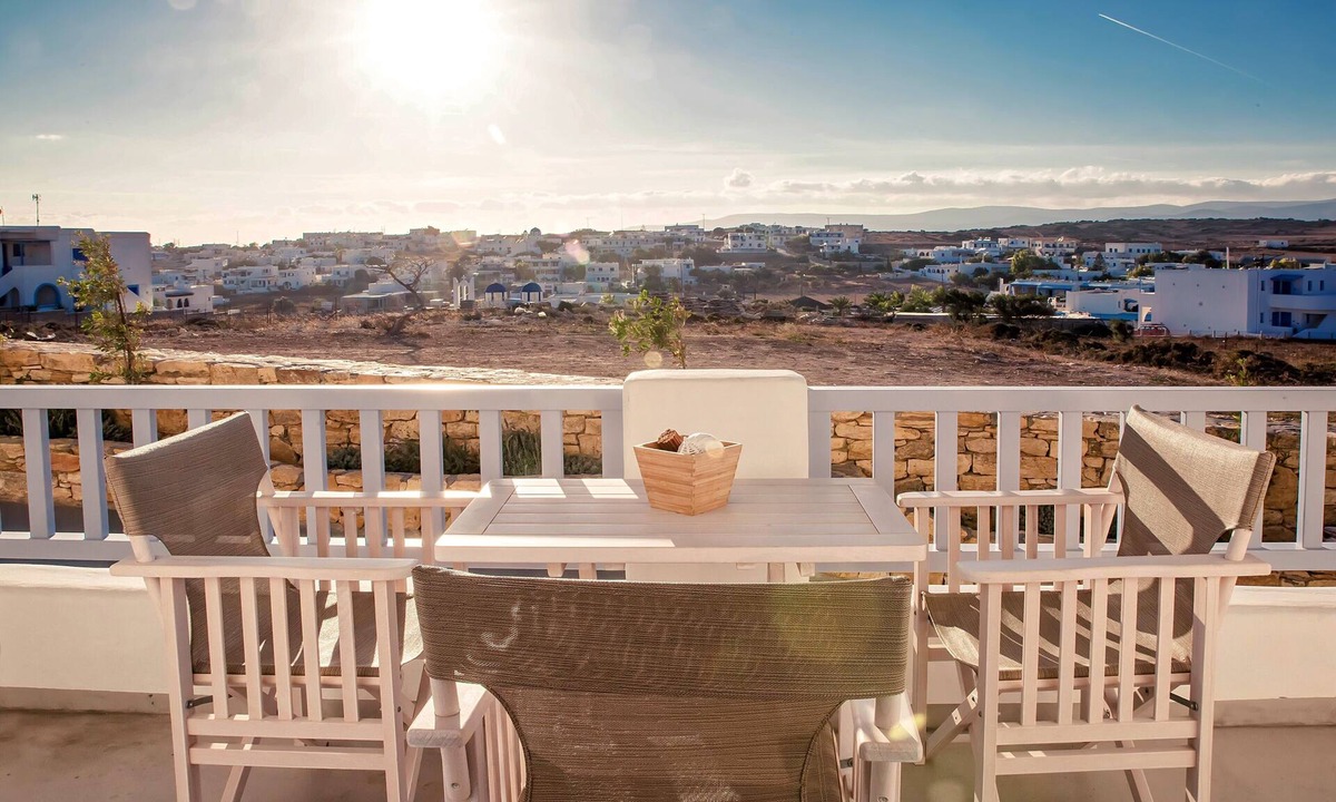 Koufonisia Apartment | Villa 'Cerceis' with Private Terrace, Wi-Fi, and Air Conditioning