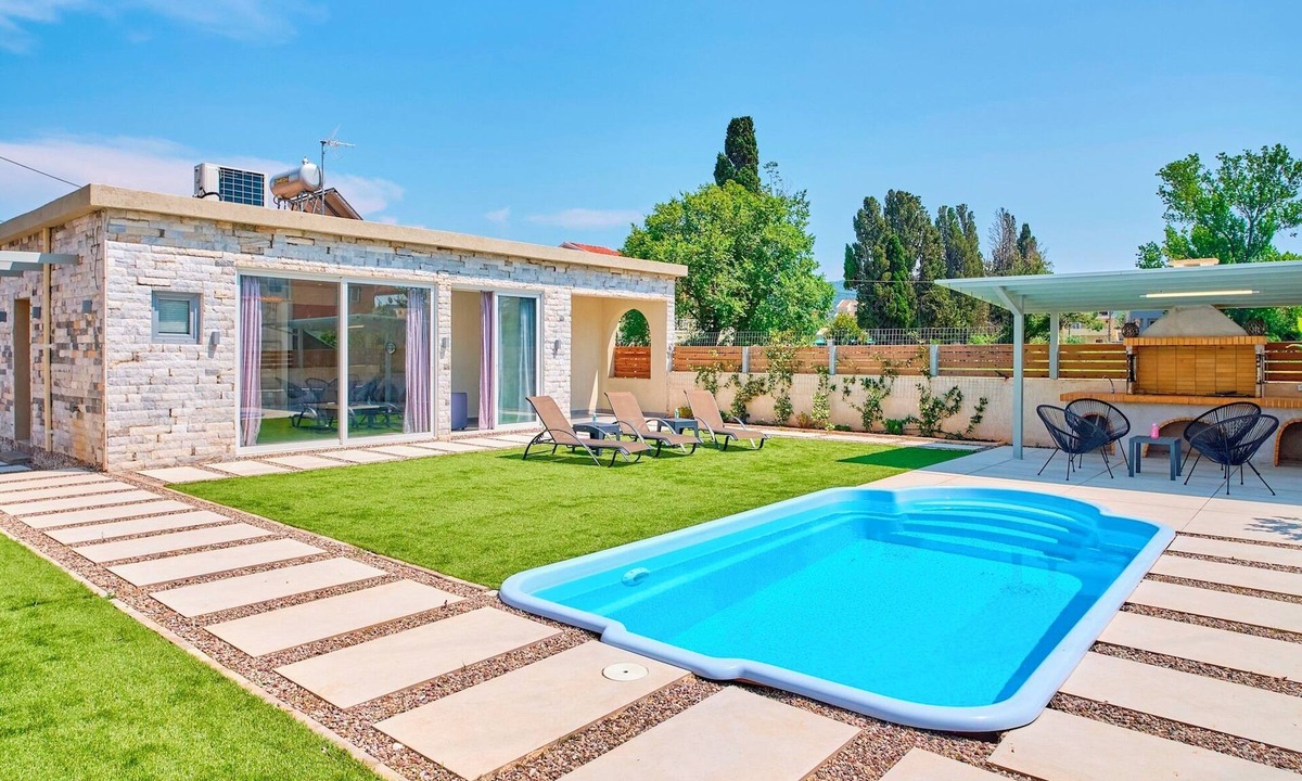 Roda Villa | Villa Cinque Elementi by Estia