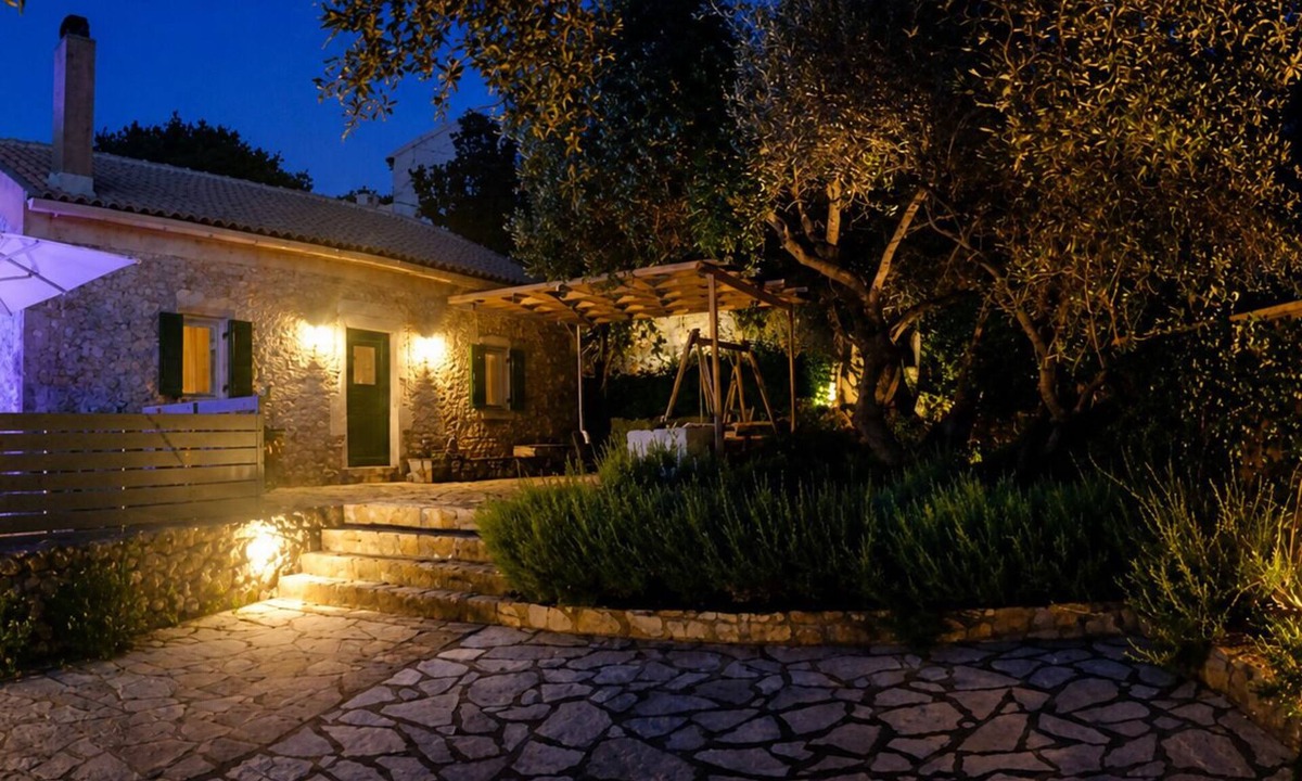 Antipata Cottage | Villa Dimitra 1768 - Private Pool - 2 BR - 5 guets Markantonata - Fiskardo