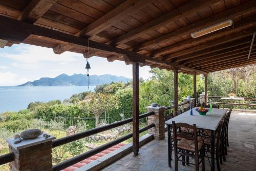 Taxiarchis Villa | Villa Eirini with sea view