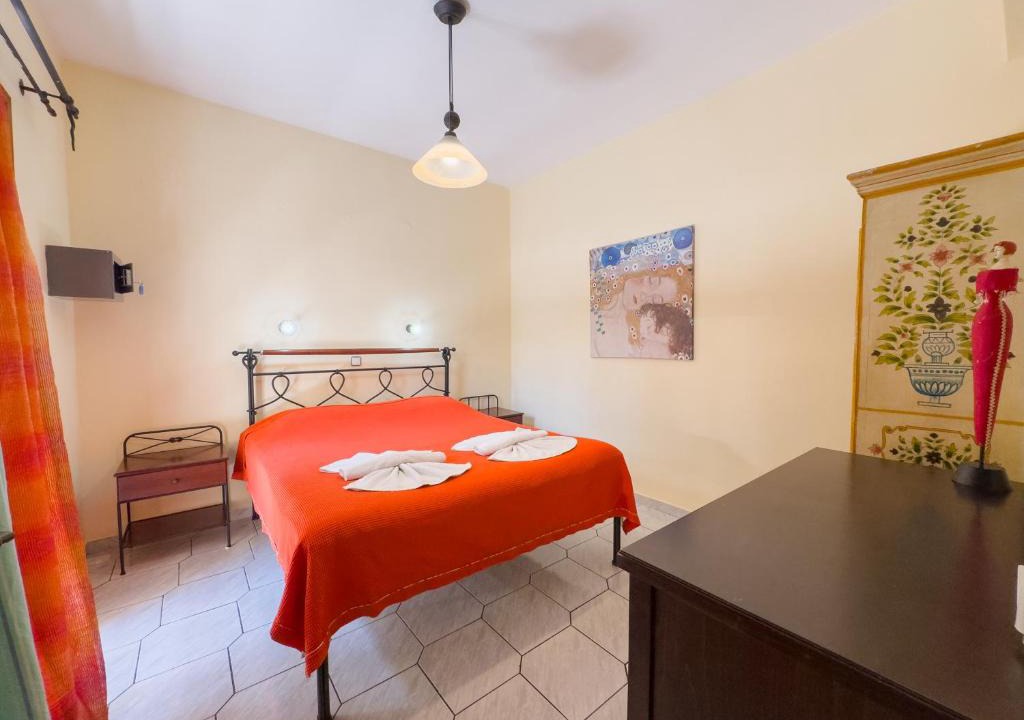 Platanias Town Apartment | Villa Eleni Seaside Apartments-40 meters from Beach